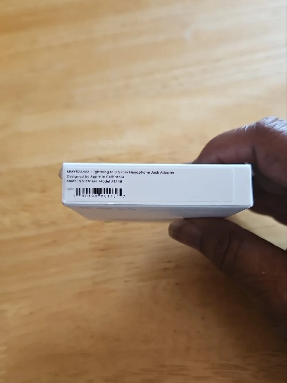 Apple genuine lightning